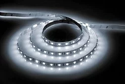 Светодиодная LED лента Feron LS606, 60SMD(5050)/m 14.4W/m 12V 3m 6500К с адаптером с вилкой в комплекте